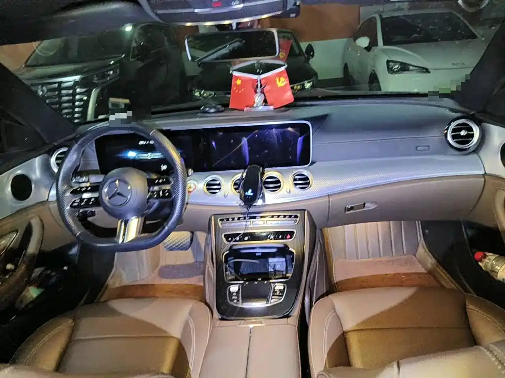 Mercedes-Benz E-Class, миниатюра 12