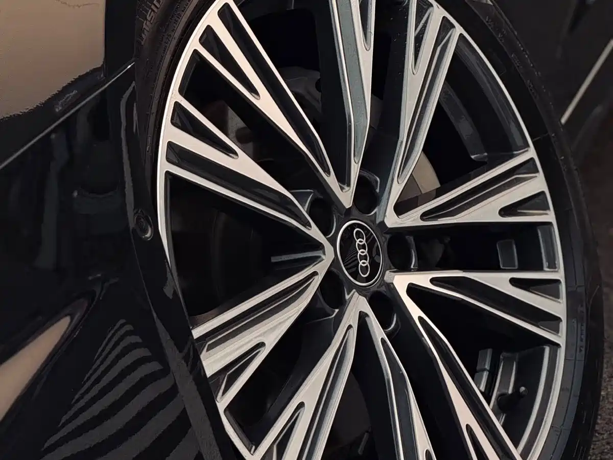 Audi A6L 2024 45 TFSI quattro Premium Dynamic фото 3