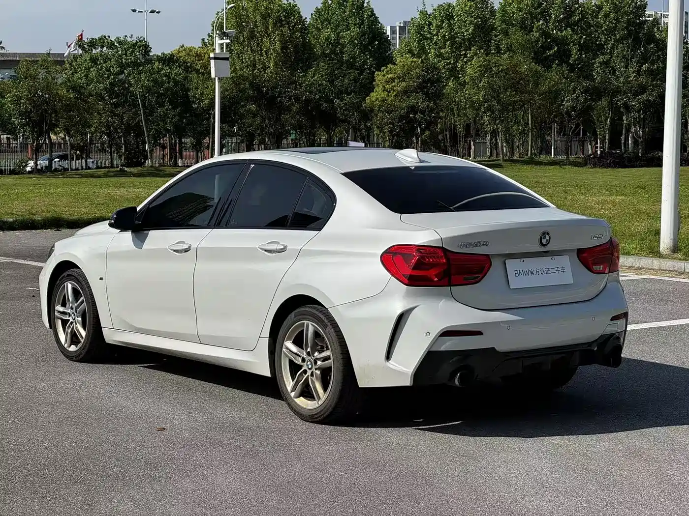 BMW 1 Series 2021 Facelift 120i M Sport Shadow Edition фото 10