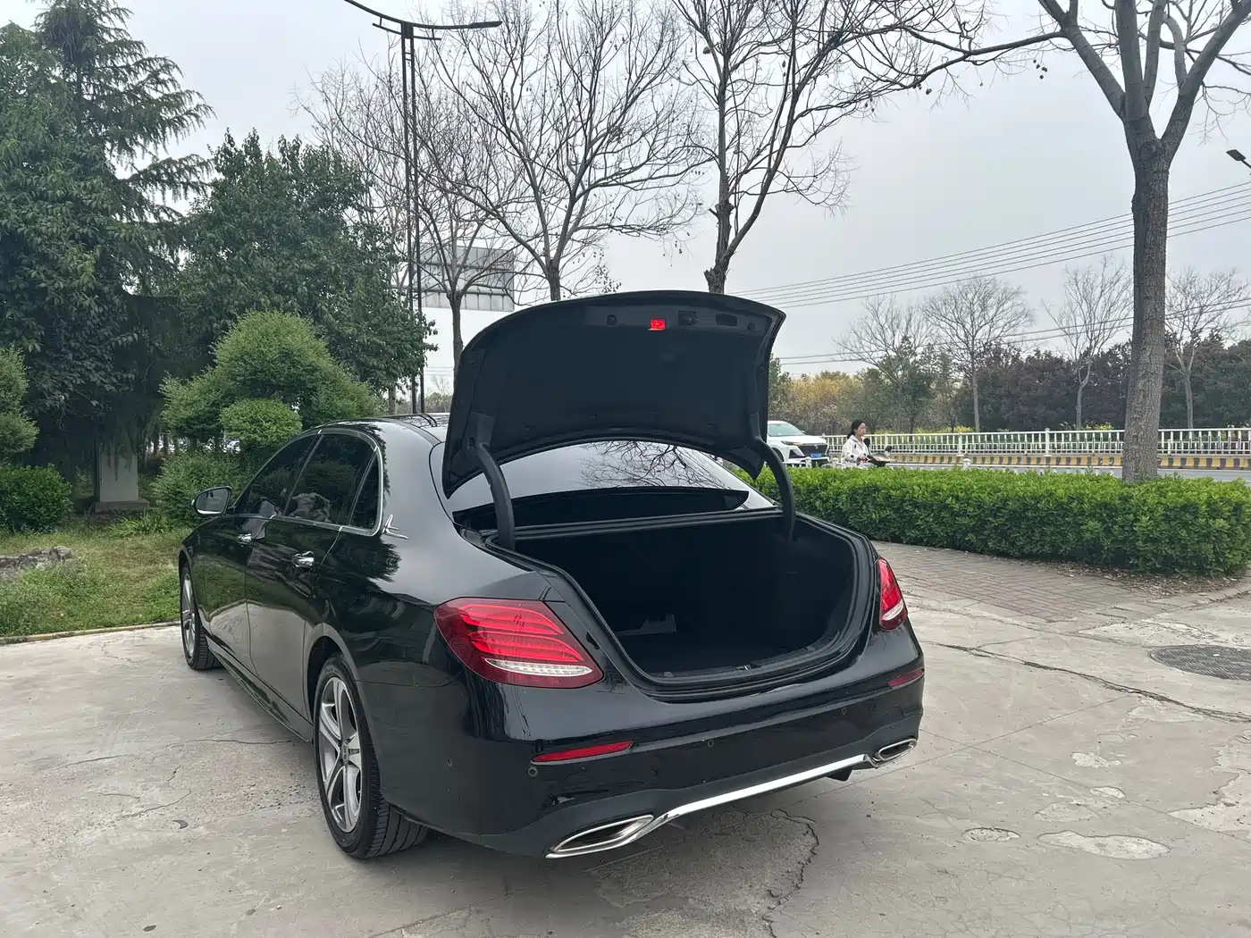 Mercedes-Benz E-Class 2020 Model E 260 L Sport фото 16