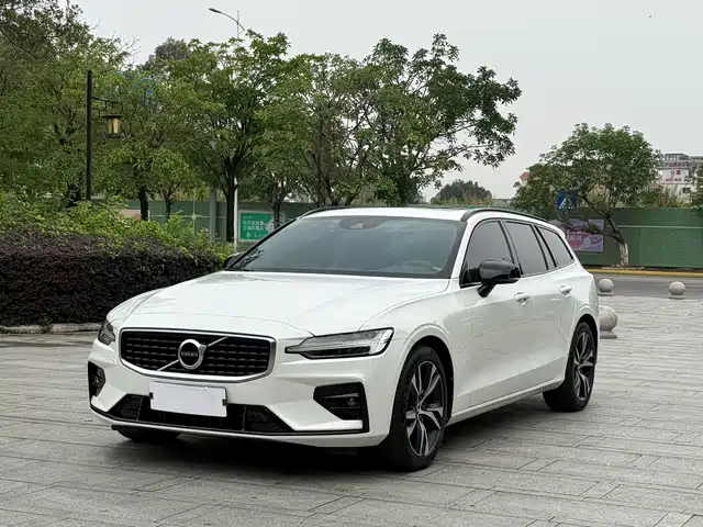 Volvo Volvo V60 2020 T5 R-Design Sport