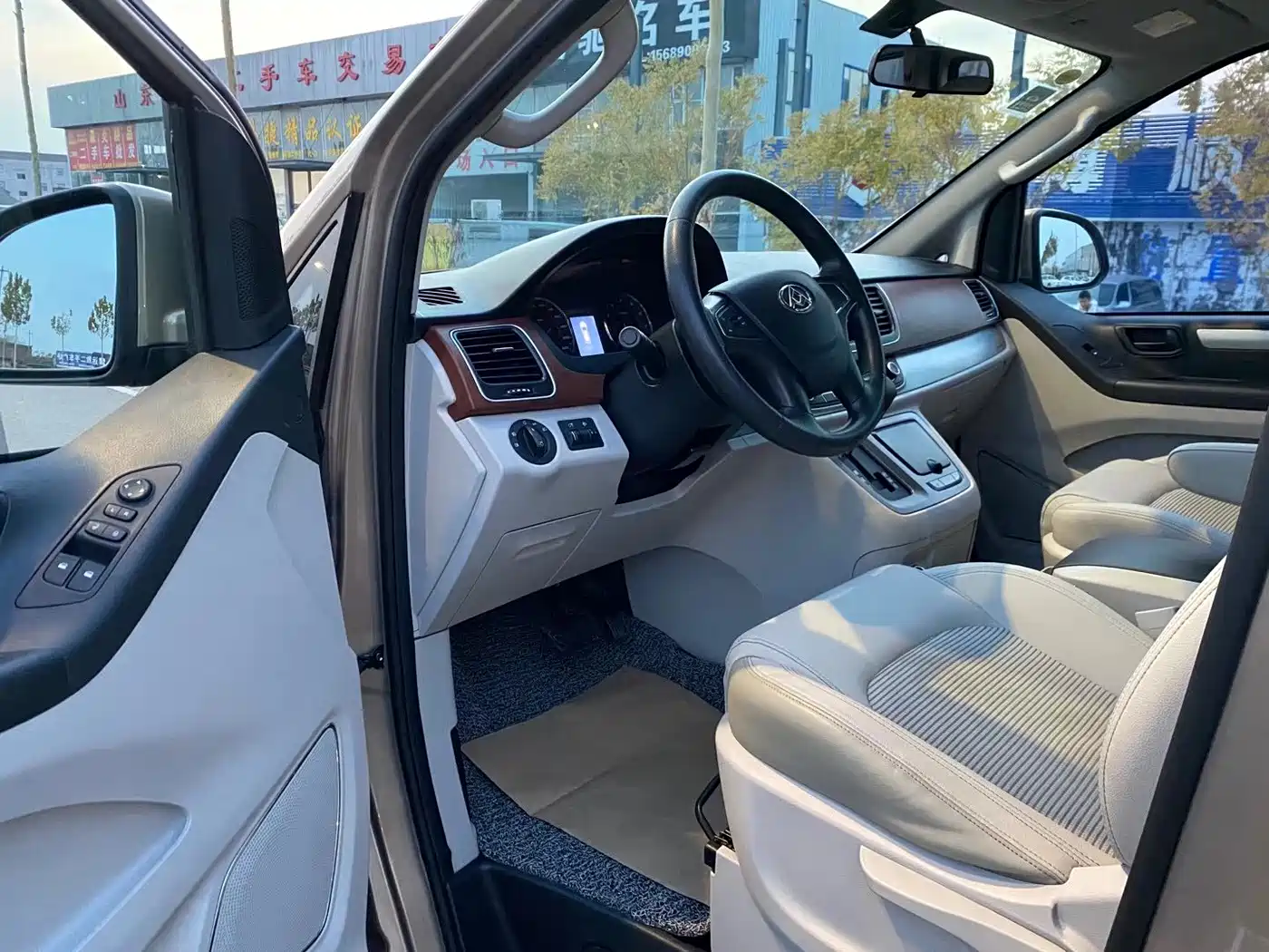 SAIC Maxus Maxus G10 2016 2.0T Automatic Elite фото 4