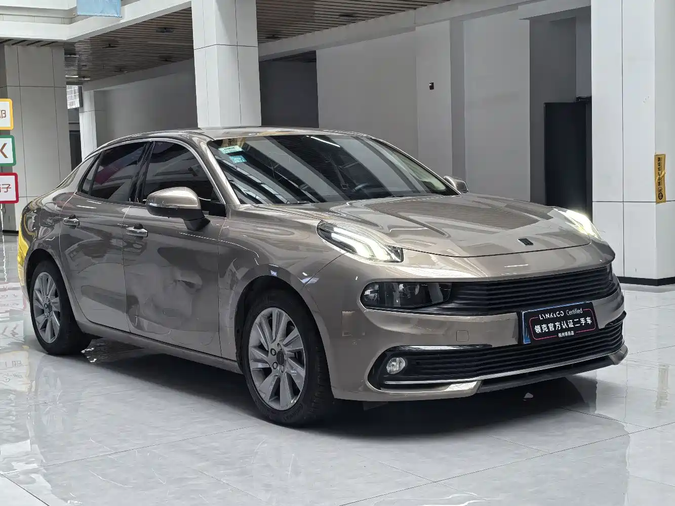 Lynk & Co 03 2018 1.5TD DCT Standard (China V) фото 3
