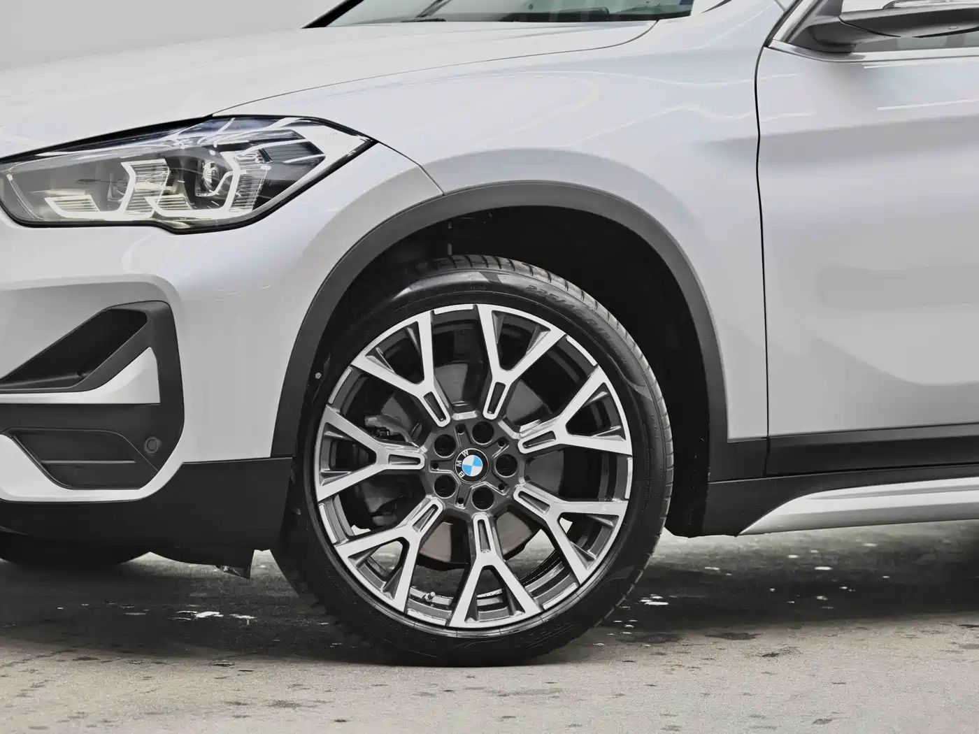 BMW X1 2022 xDrive25Li Premium фото 16