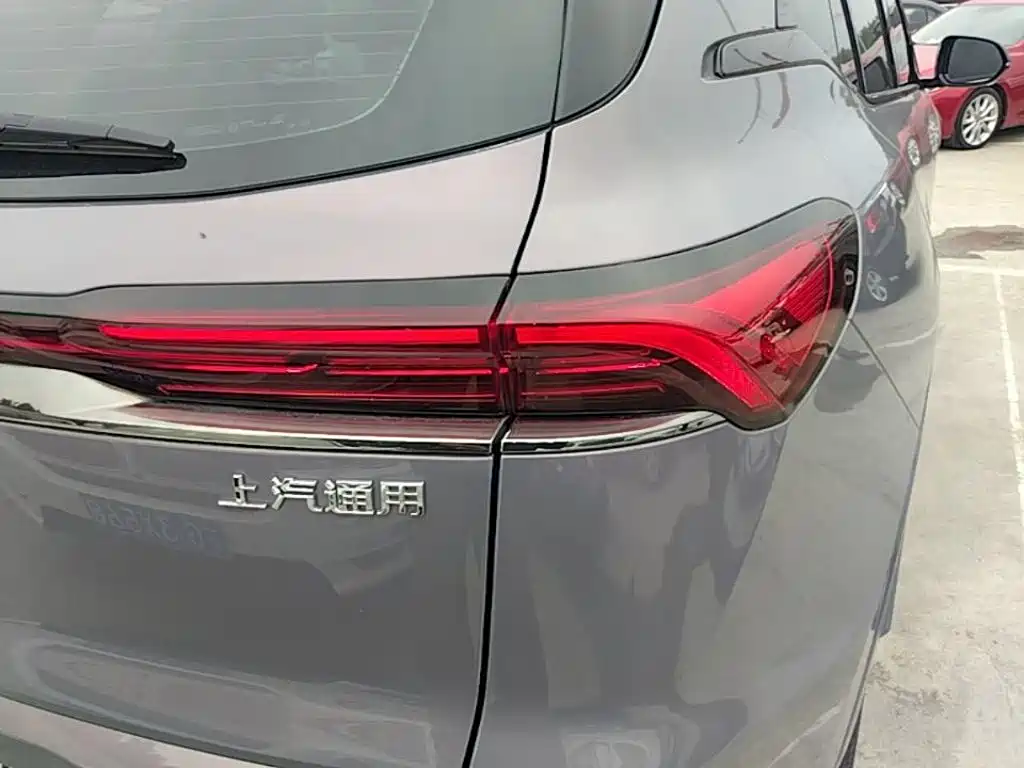 Фото 8 - Buick E5