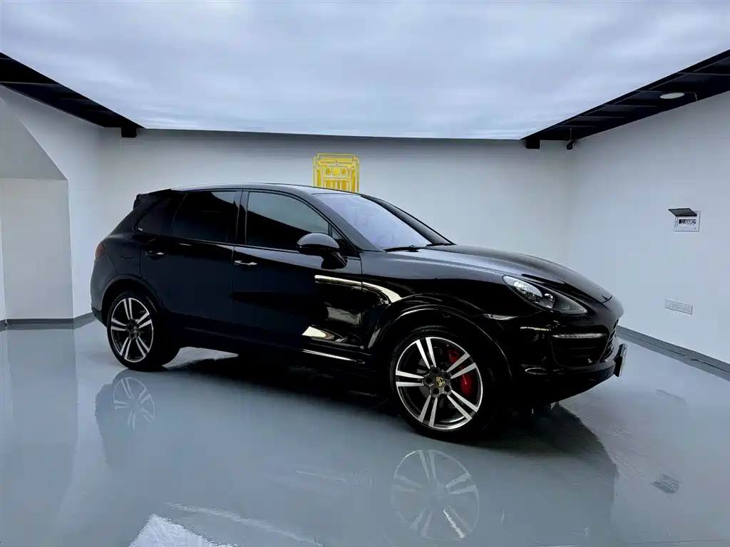 Porsche Cayenne 2011 Cayenne Turbo 4.8T фото 3