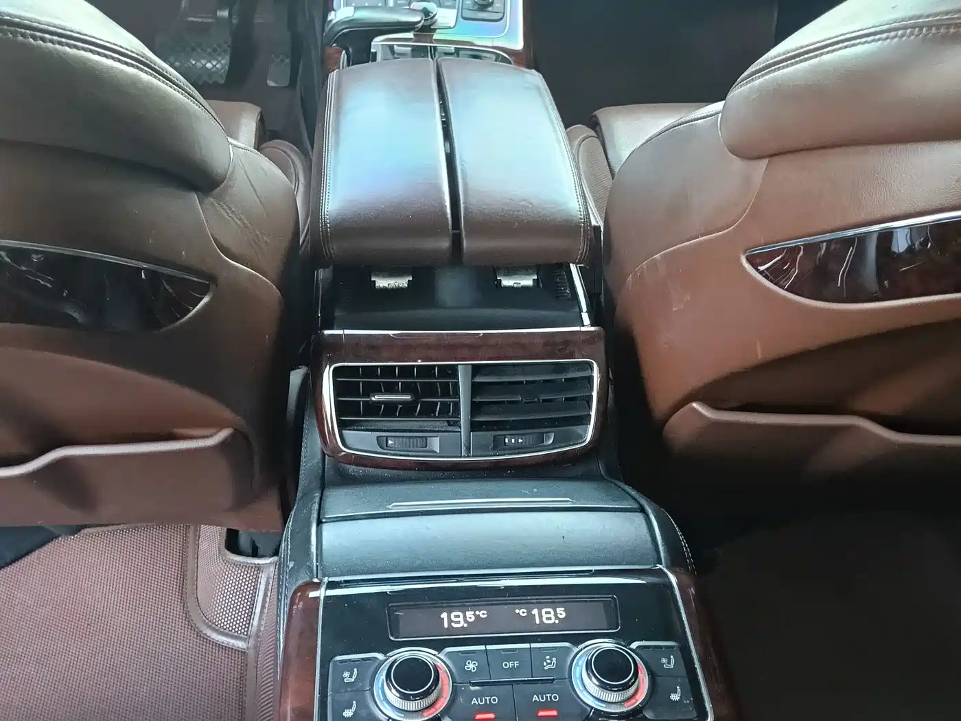 Фото 18 - Audi A8