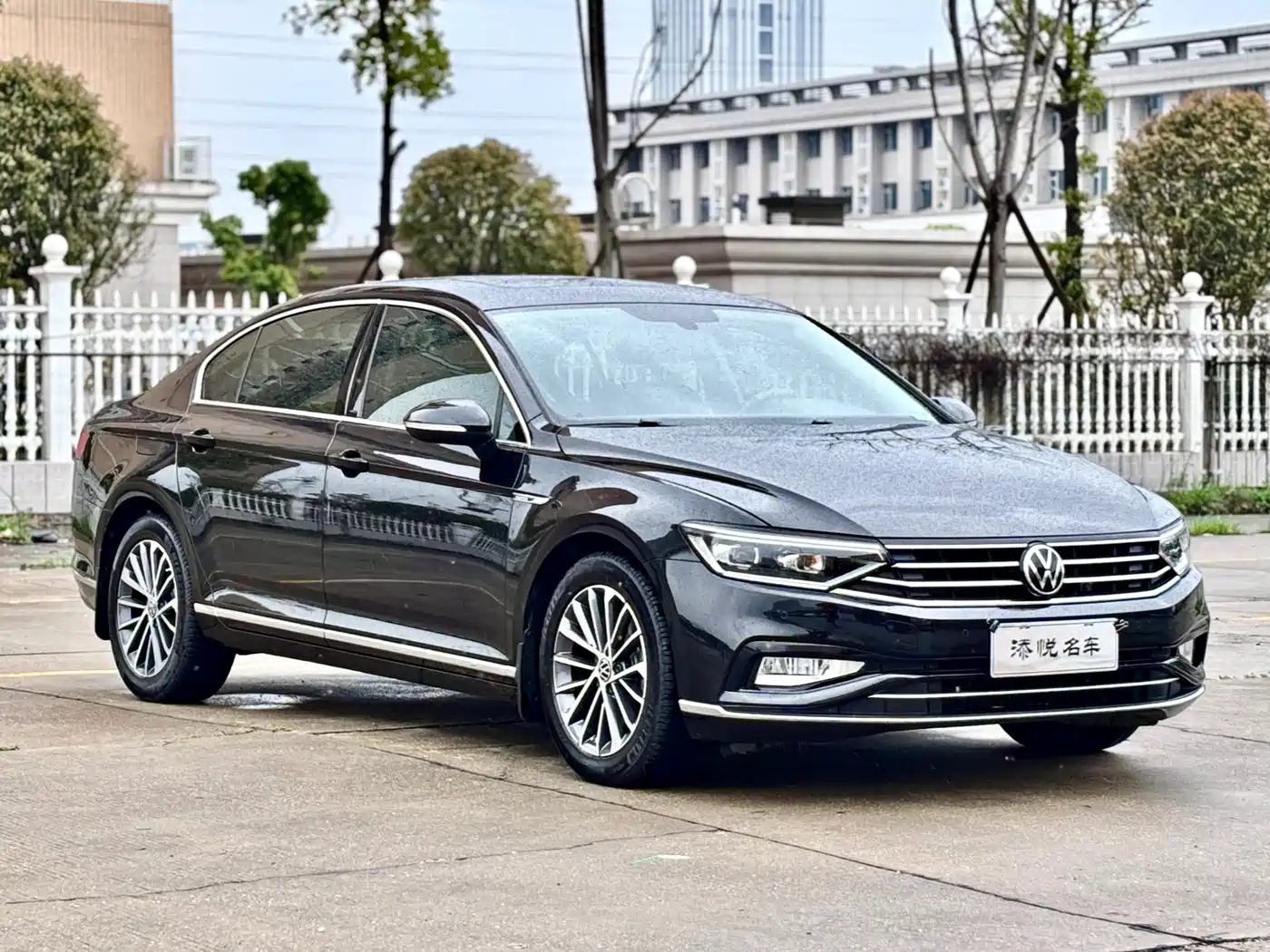 Volkswagen Magotan 2021 330TSI DSG 30th Anniversary Edition фото 3