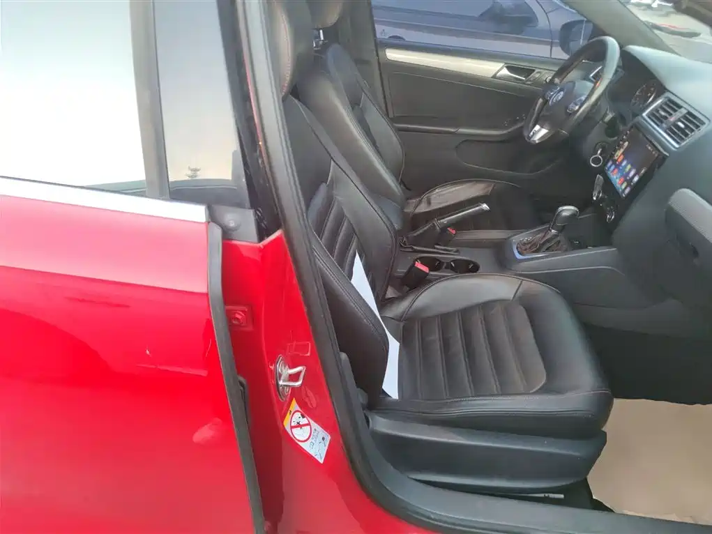 Volkswagen Sagitar 2013 2.0TSI GLI фото 17