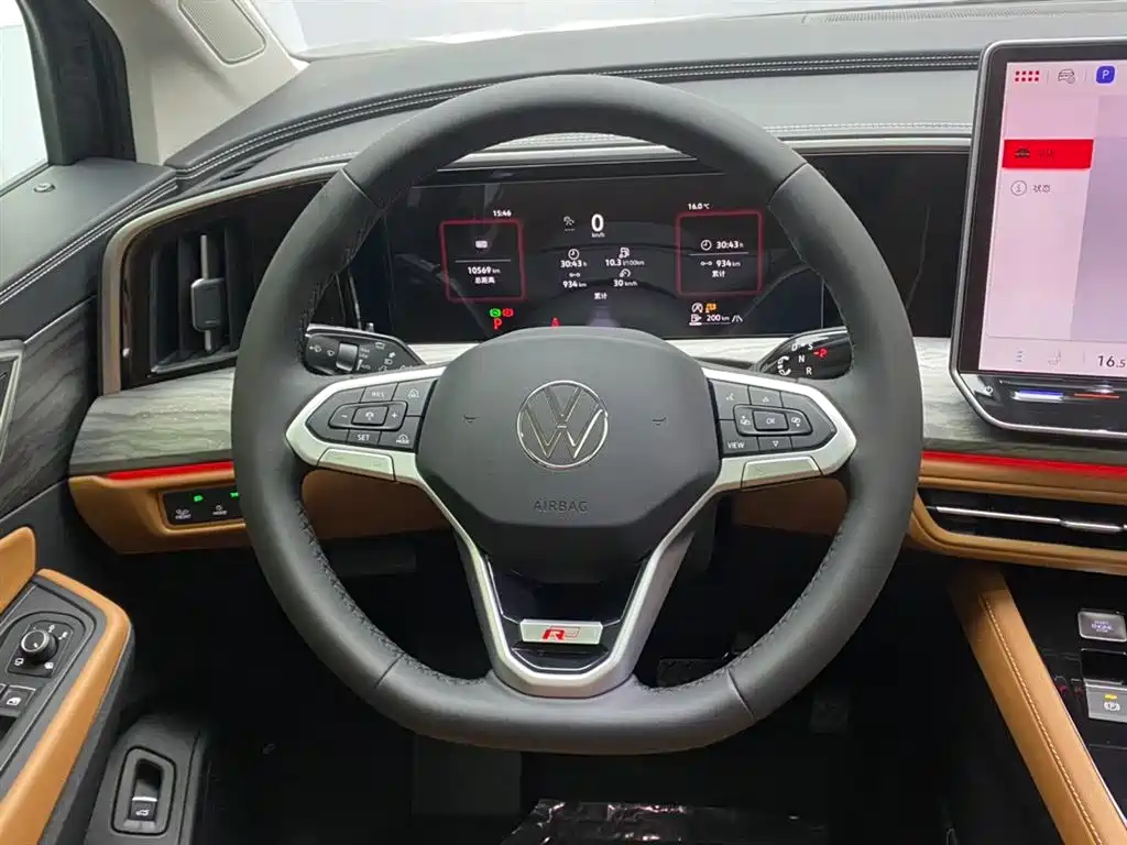 Volkswagen Talagon 2025 Model 450TSI AWD Premium 6-Seater фото 14