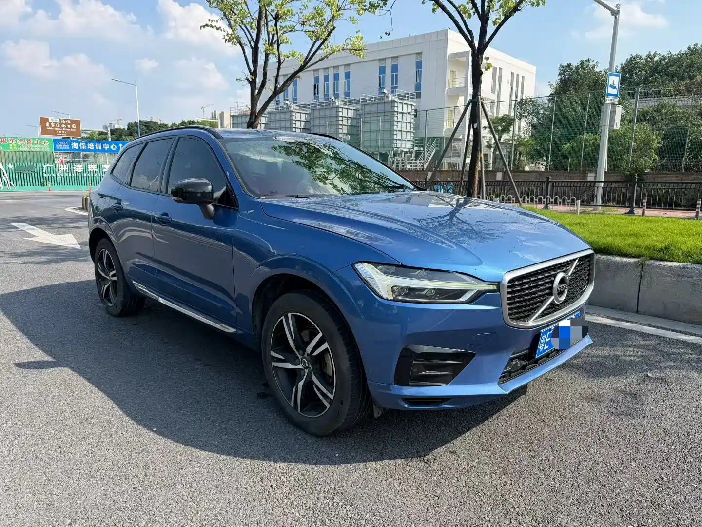 Photo 3 - Volvo XC60