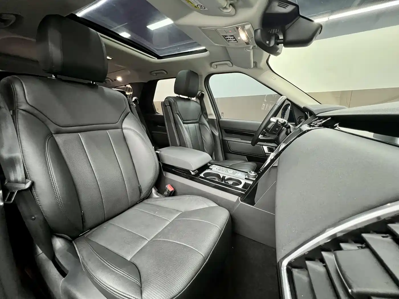 Land Rover Discovery 2018 3.0 SC V6 SE фото 7