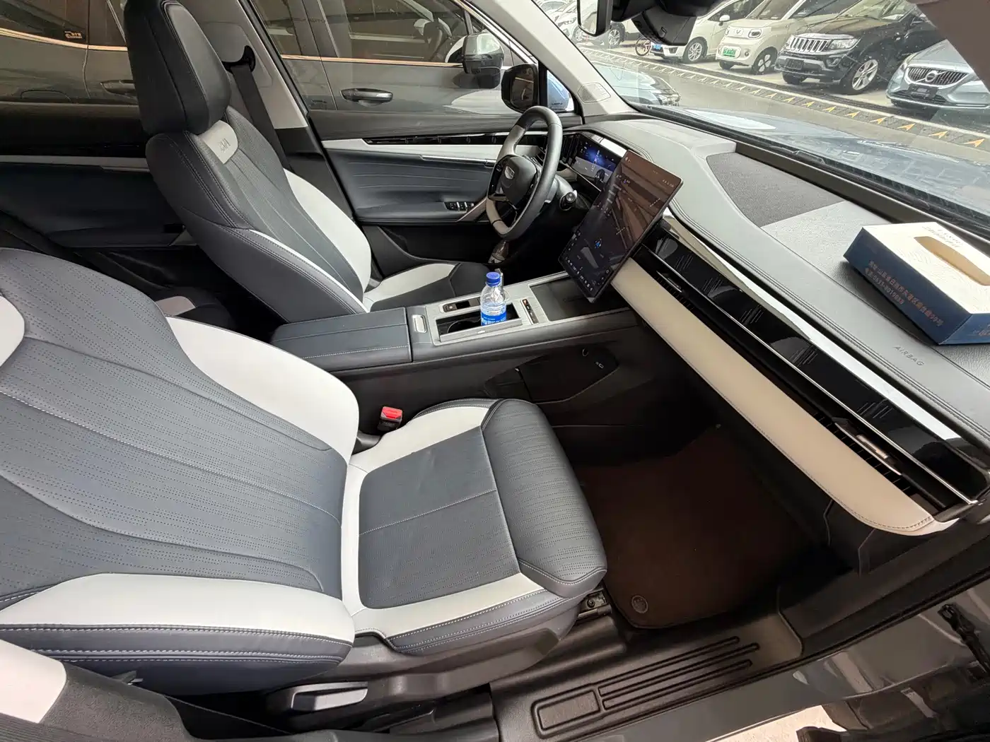 Photo 5 - Geely Boyue L