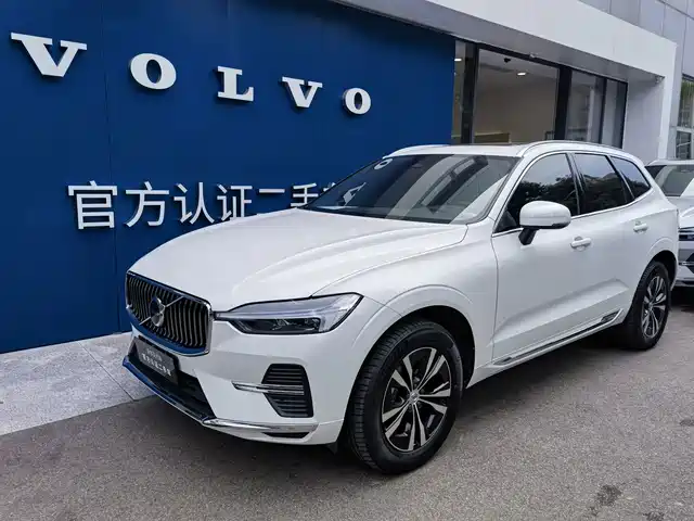 Volvo XC60 2024 B5 AWD Zhiyi Luxury Edition — фото 1