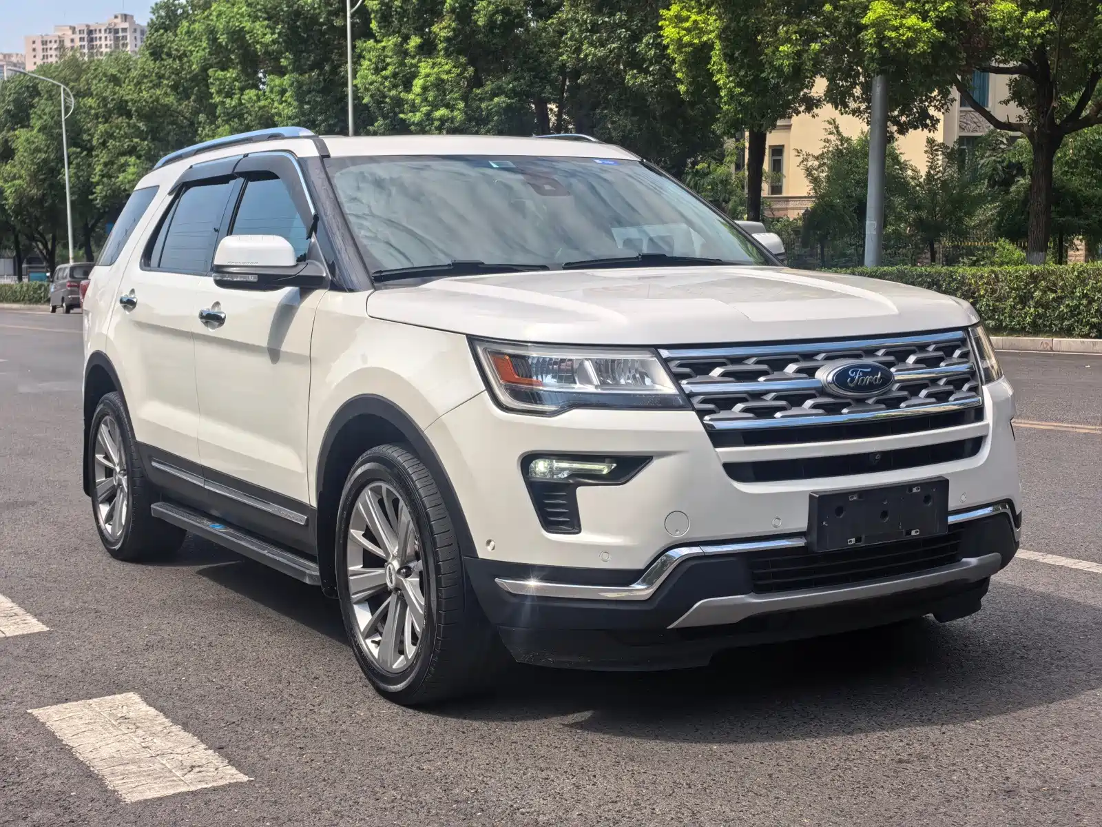 Фото 3 - Ford Explorer (Import)