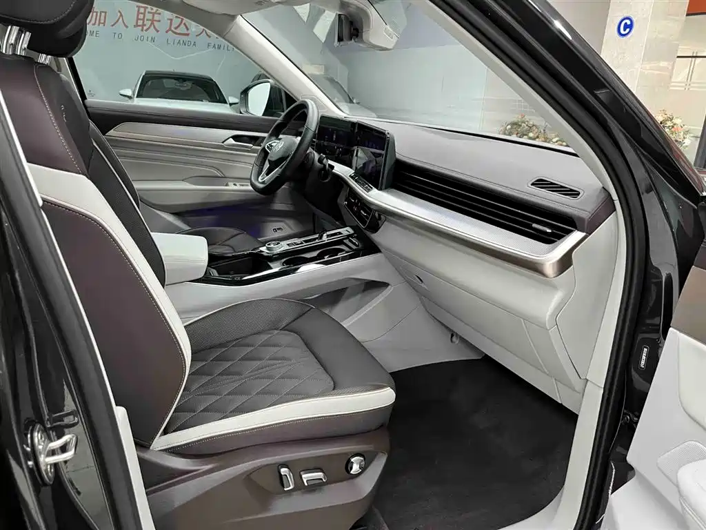 Volkswagen Talagon 2023 380TSI 4WD R-Line Touring Edition фото 14