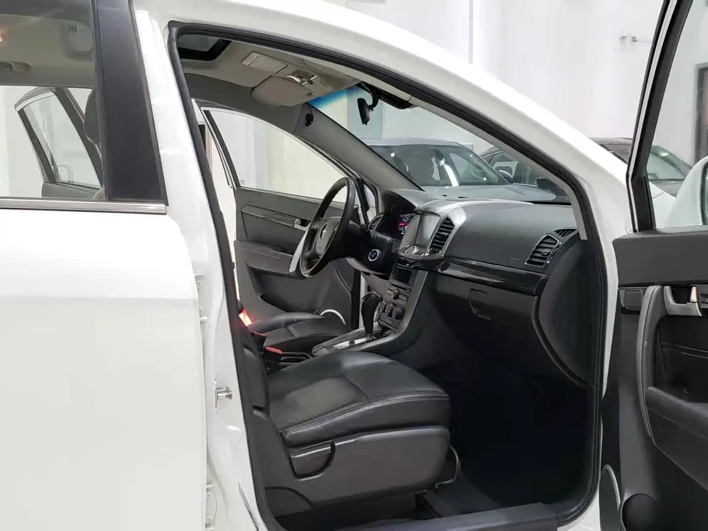 Chevrolet Captiva 2013 2014 2.4L 2WD Urban 7-seater