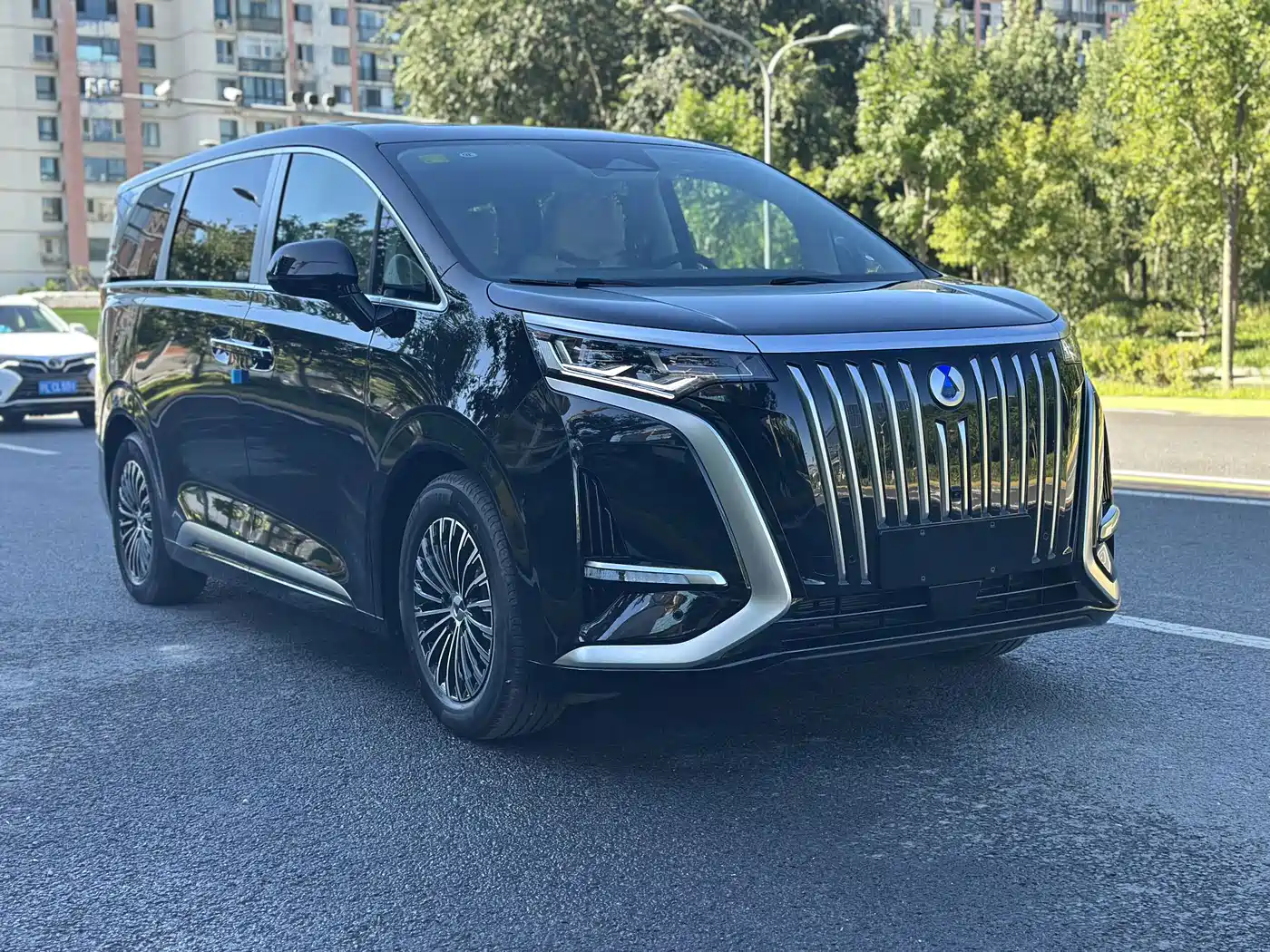 Denza D9 2026 2024 EV 620 Premium