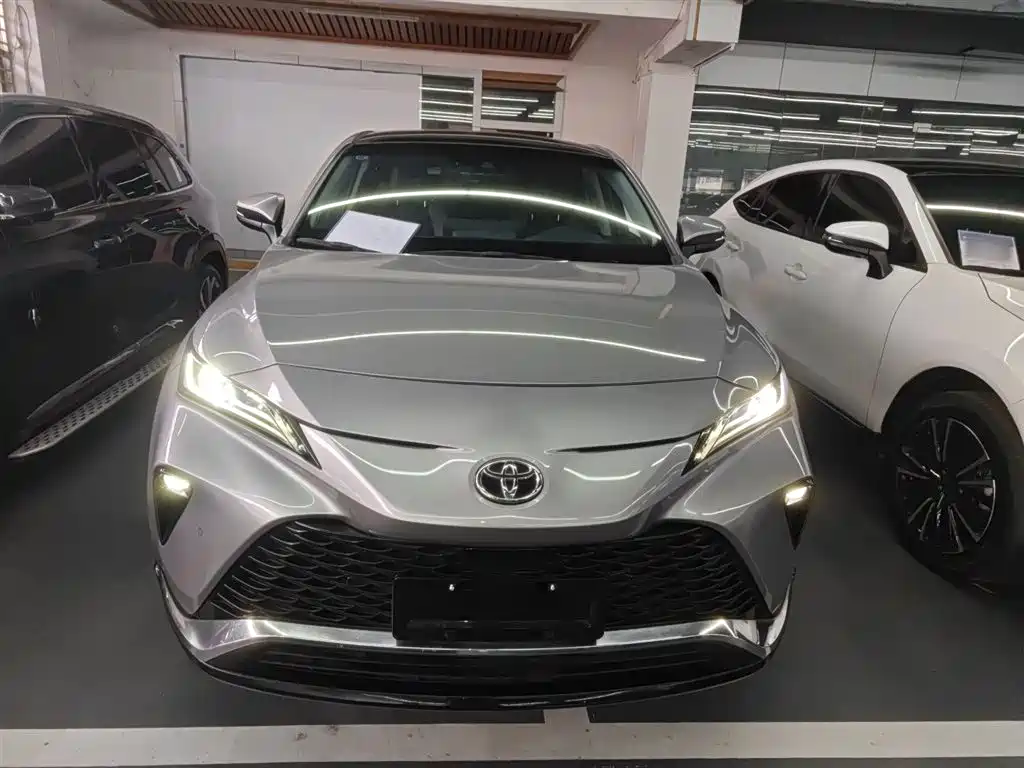 Toyota Venza 2023 2.0L CVT FWD Premium фото 19