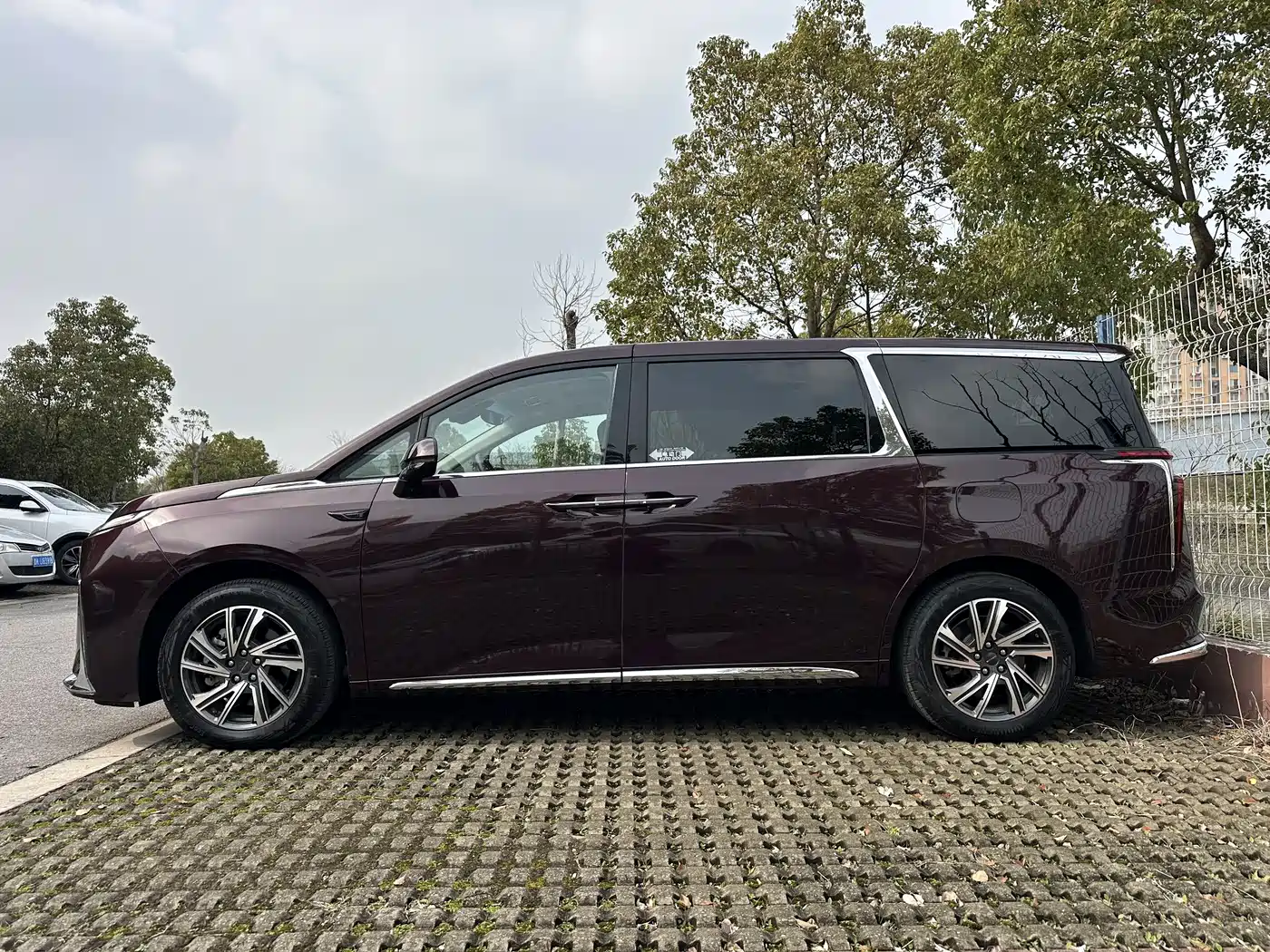 SAIC Maxus Maxus G90 2022 2.0T Interstellar 7-seater фото 4