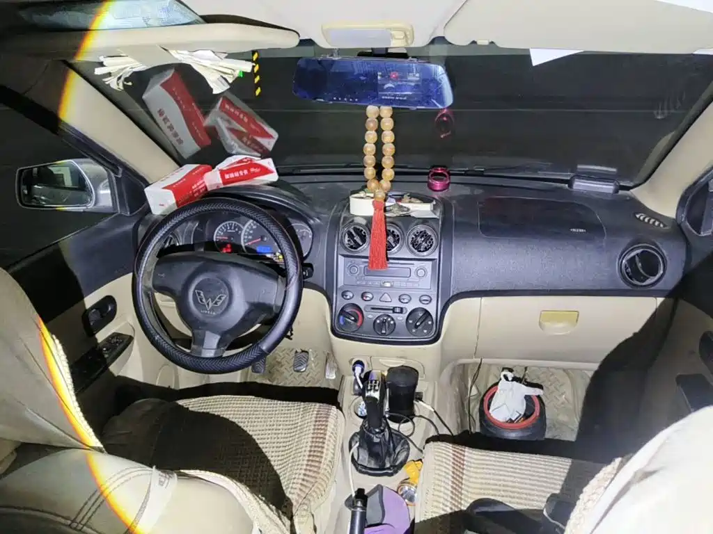 Wuling Motors Wuling Hongguang 2013 2010 1.4L Luxury