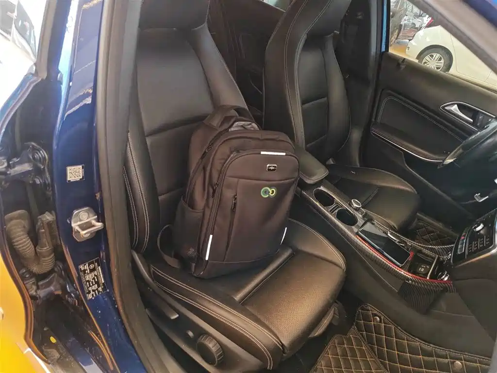 Mercedes-Benz GLA 2018 GLA 200 Dynamic фото 25