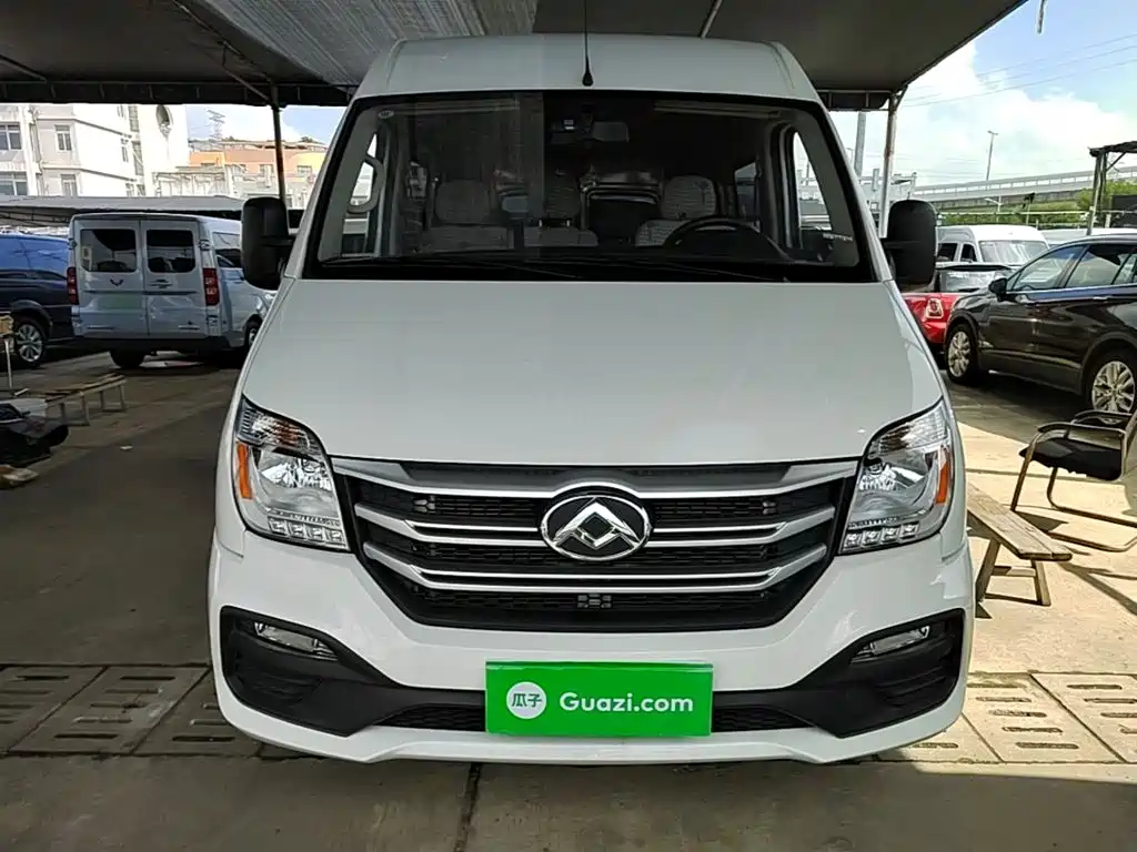 SAIC Maxus Xintu V80 2025 2025 Value Edition Aoyun 2.0T Manual Long Wheelbase Medium Roof 127Ps 6/7/9-seater