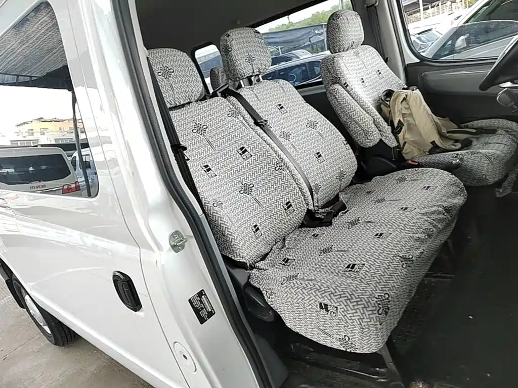 SAIC Maxus Xintu V80 2025 2025 Value Edition Aoyun 2.0T Manual Long Wheelbase Medium Roof 127Ps 6/7/9-seater