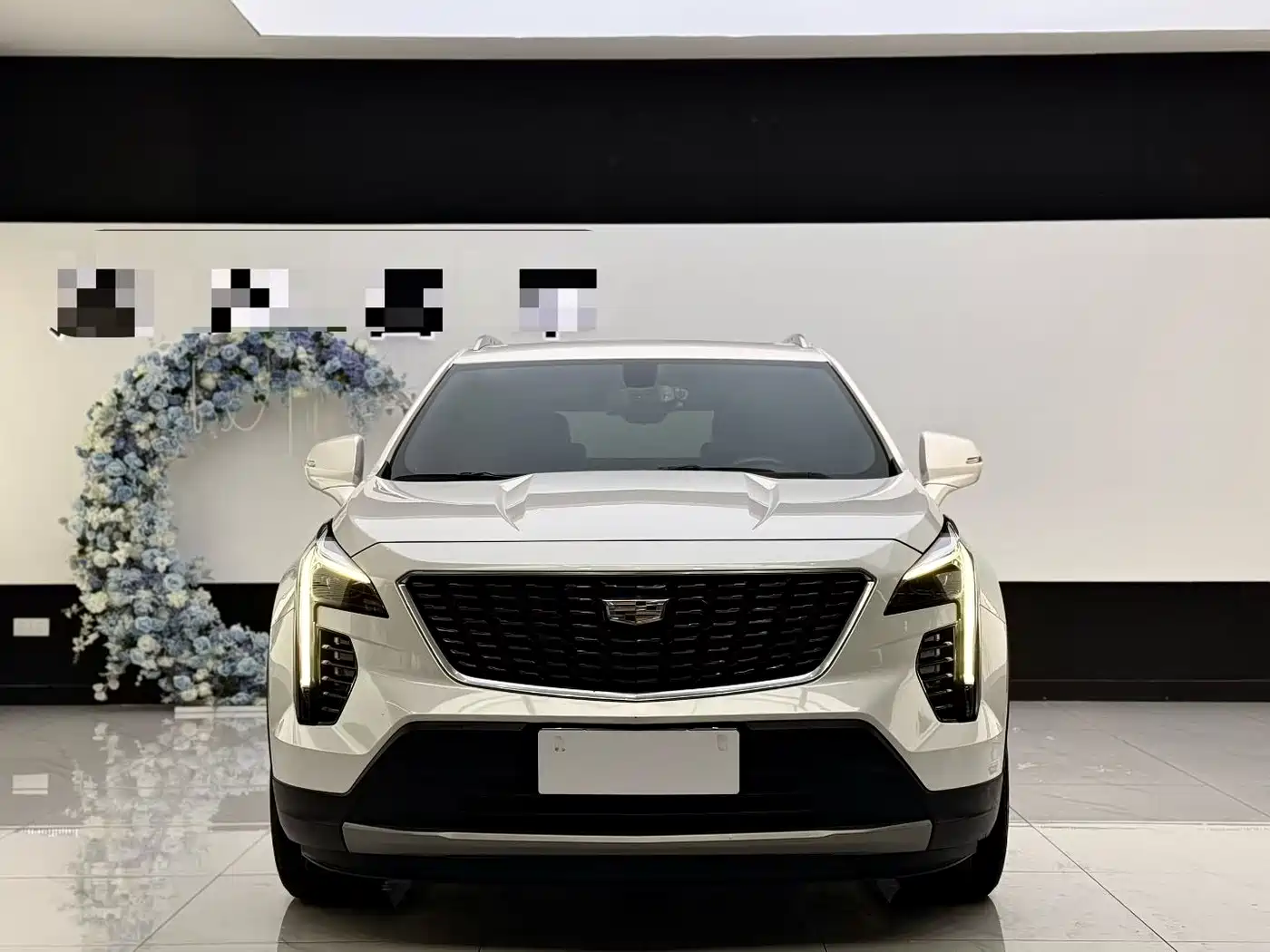 Cadillac XT4 2021 28T FWD Premium Edition фото 2