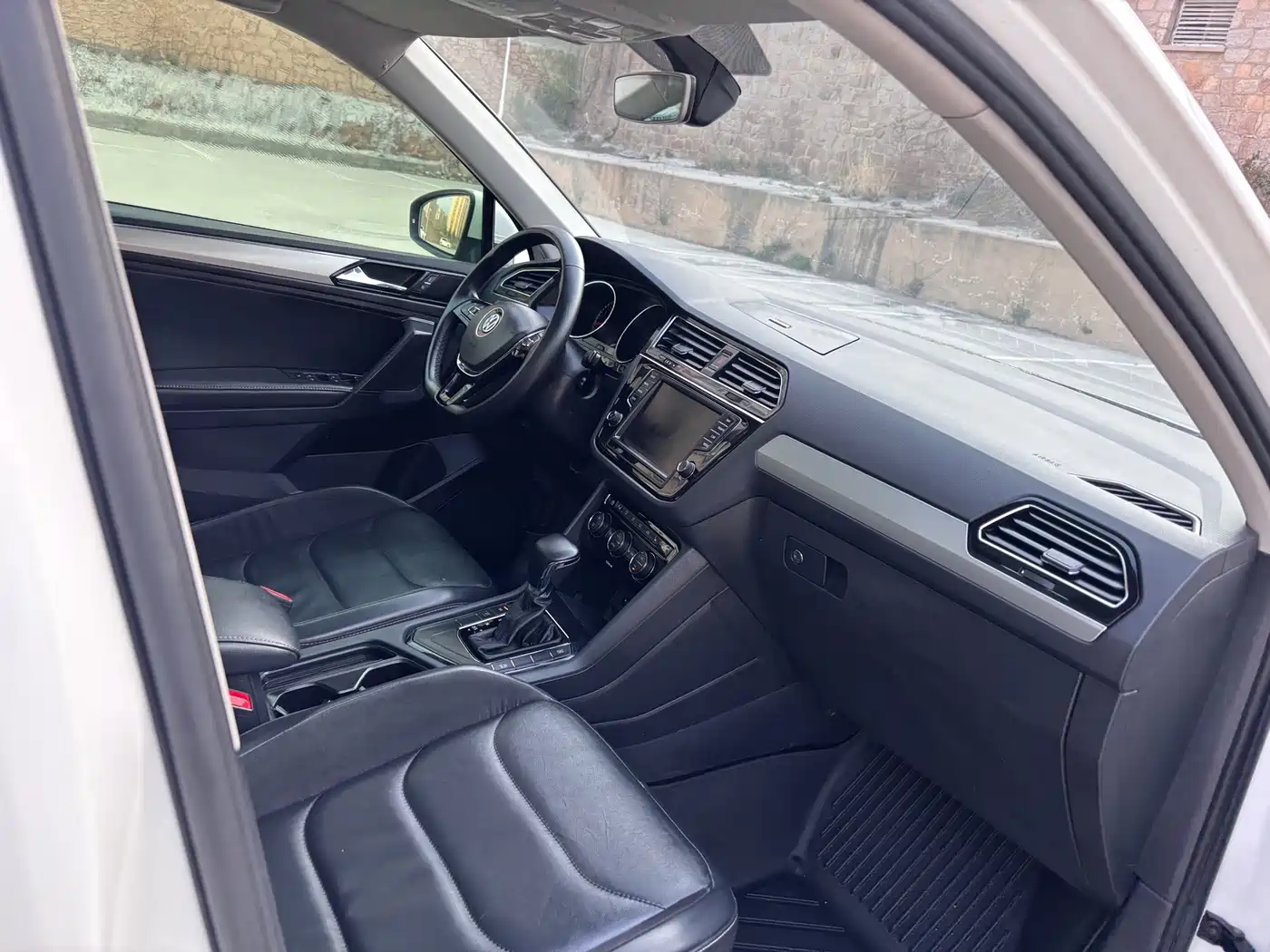 Volkswagen Tiguan L 2018 330TSI Automatic 2WD Luxury Edition фото 15