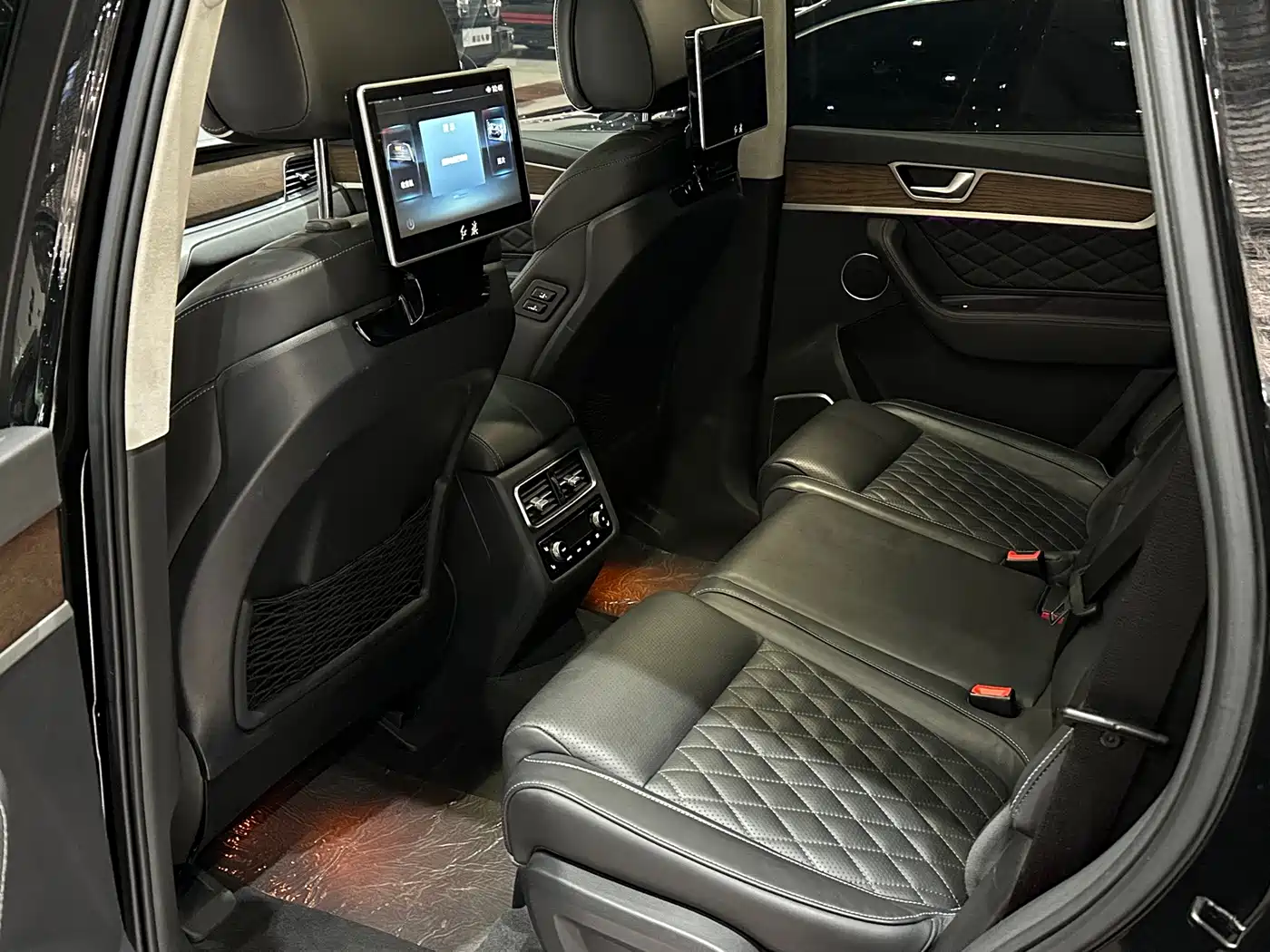 Фото 4 - Hongqi HS7