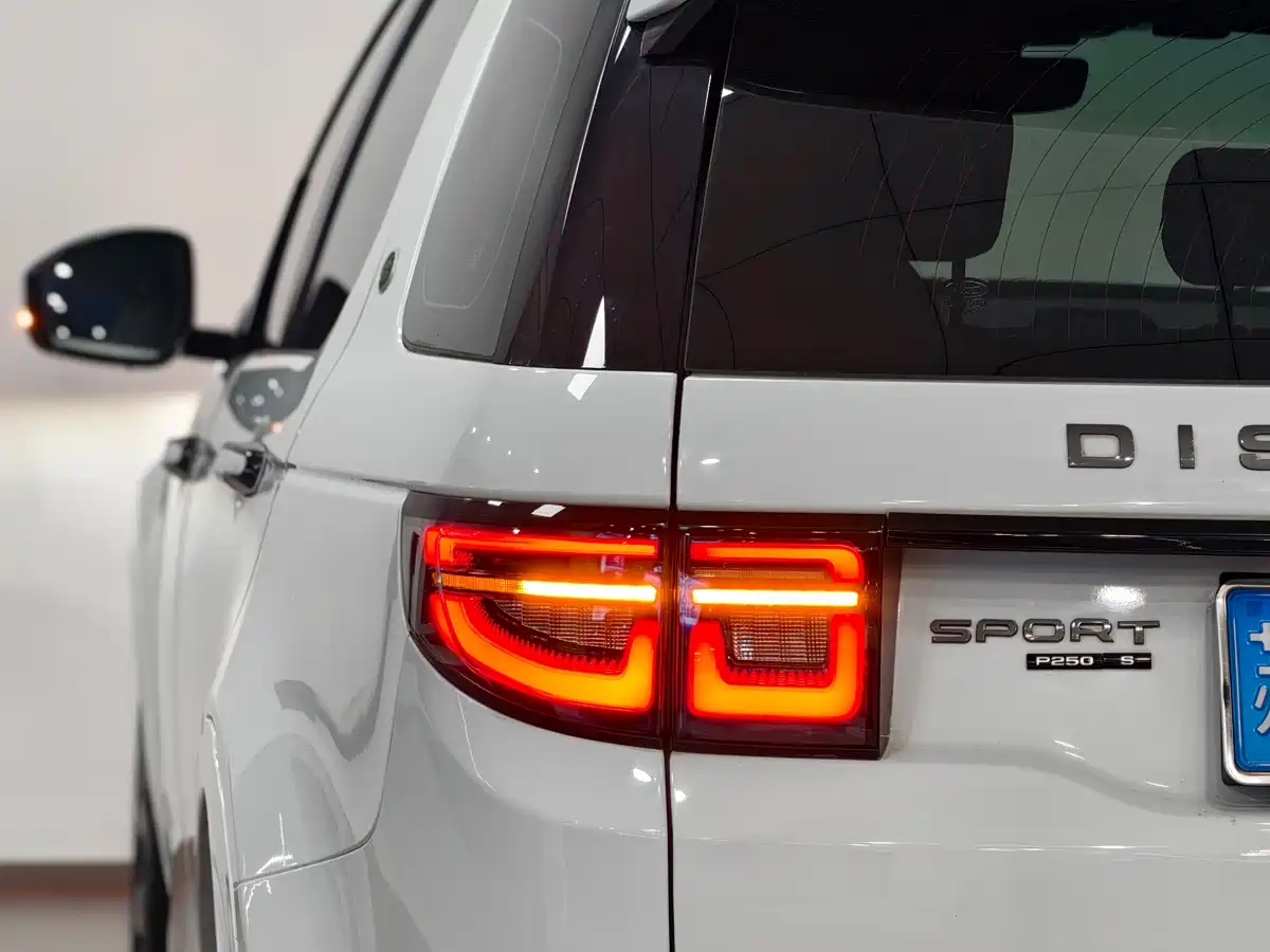 Land Rover Discovery Sport 2020 249PS R-Dynamic Performance фото 5