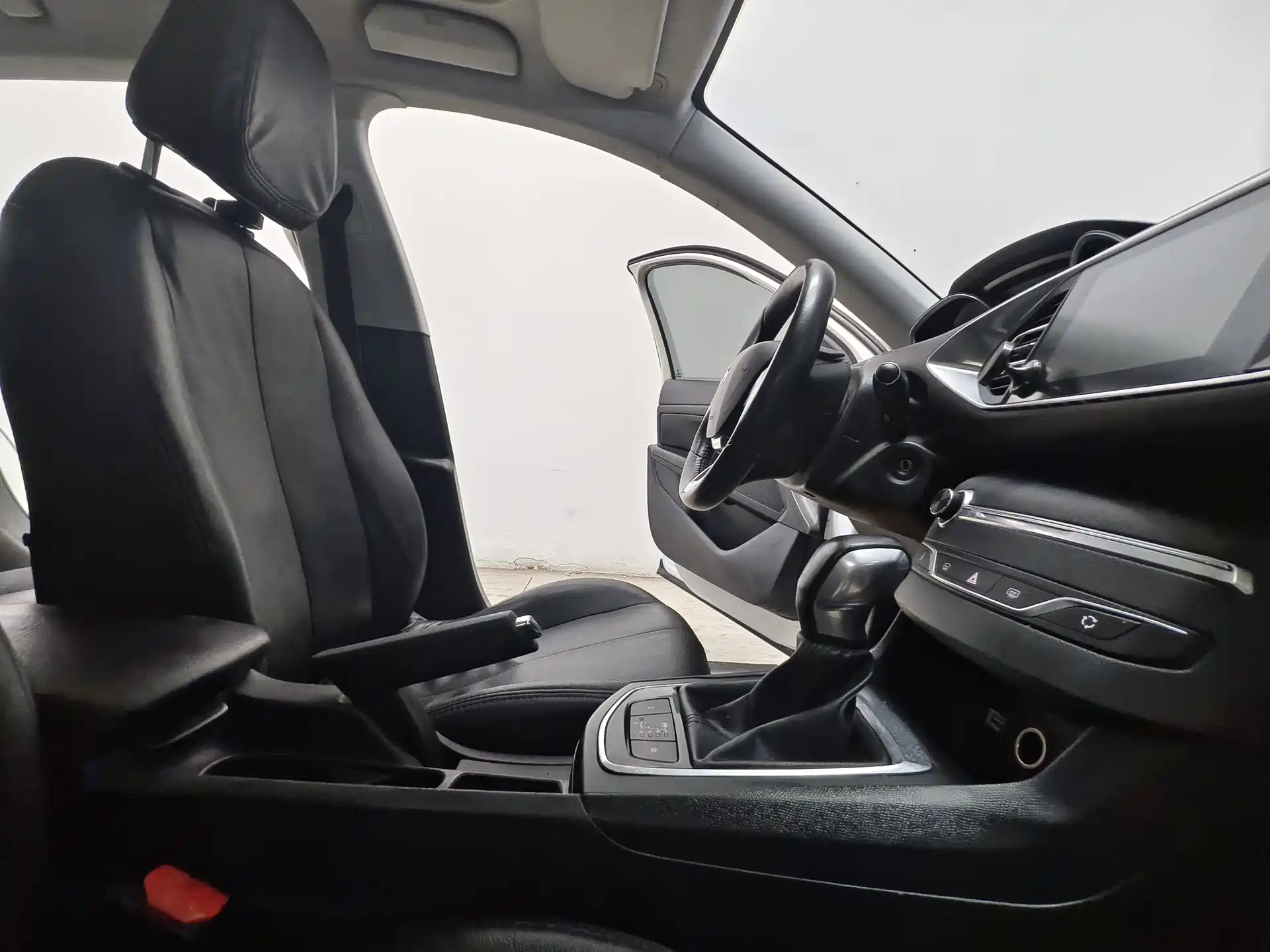 Photo 15 - Peugeot 308S