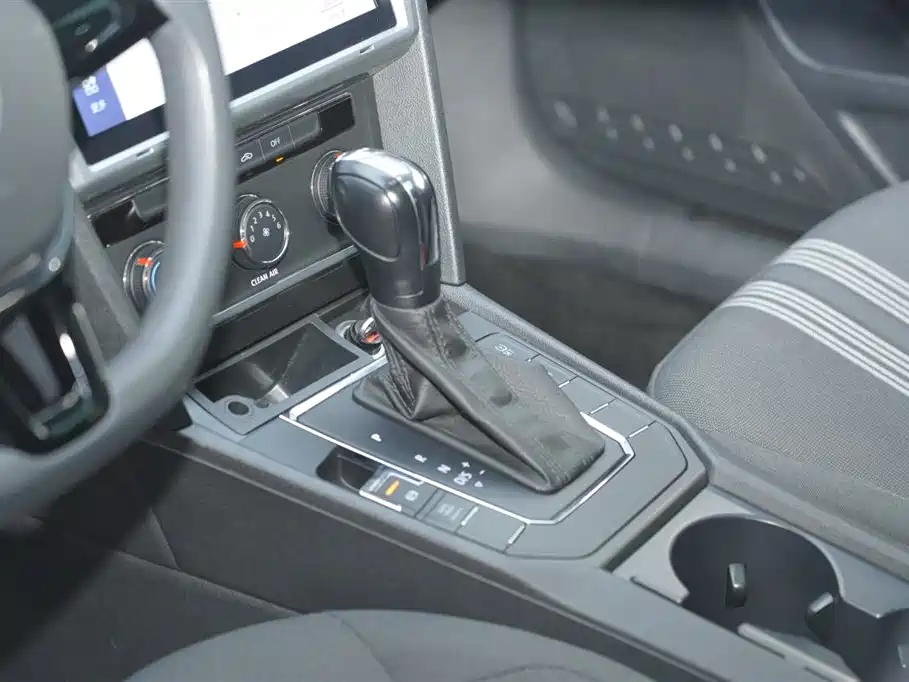 Volkswagen Lamando 2017 230TSI DSG Trend Edition фото 12