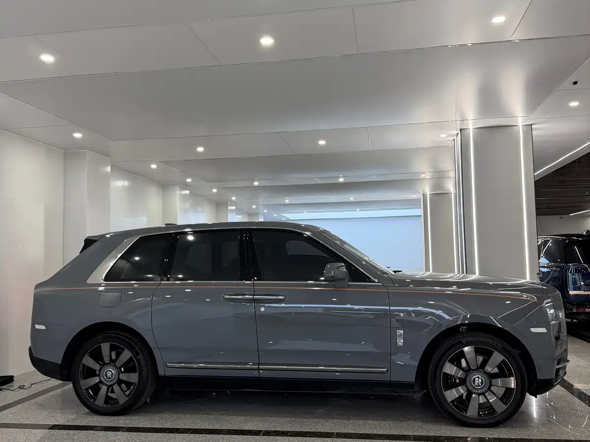 Rolls-Royce Cullinan 2022 2018 5-Seater Version