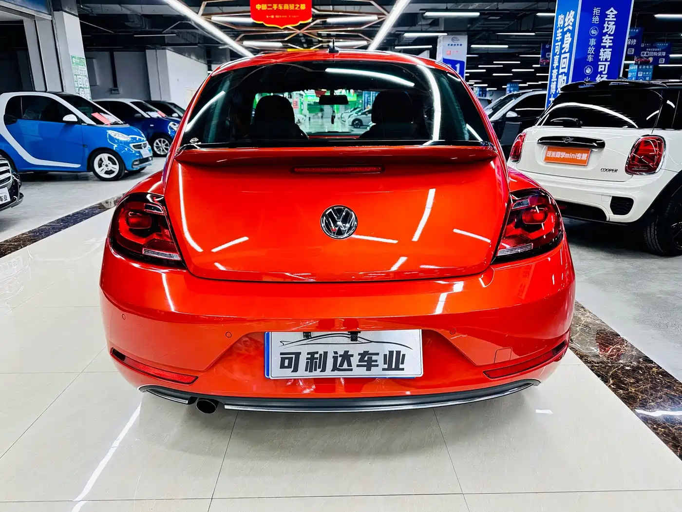Volkswagen Beetle 2018 180TSI Trend Joy Edition фото 6