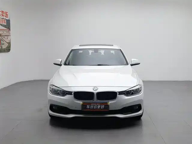 BMW 3 Series 2017 318i Fashion — фото 3