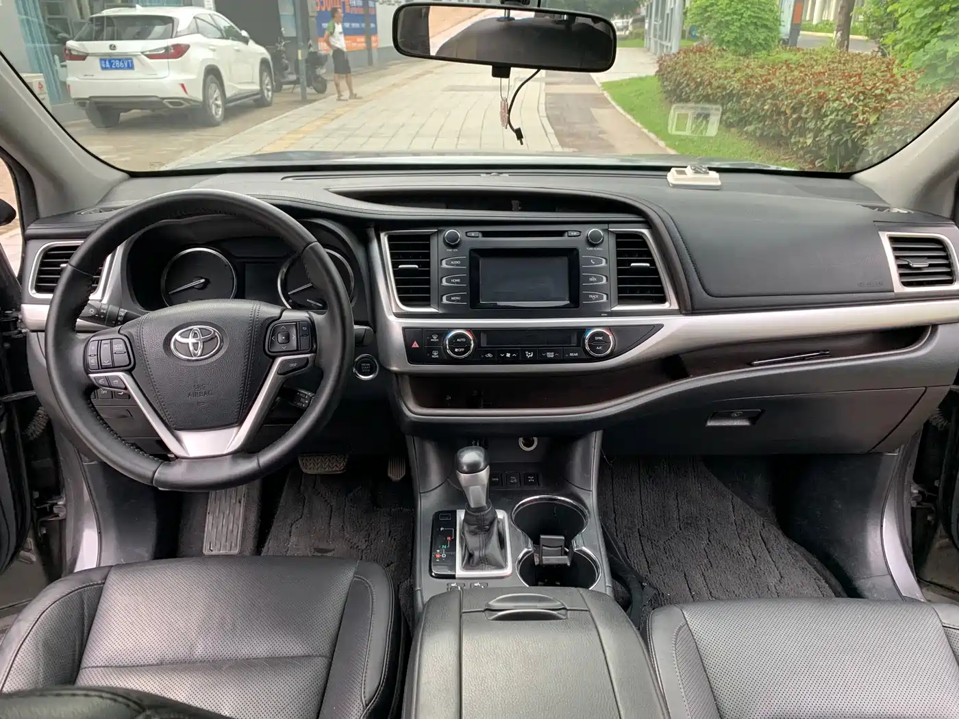 Toyota Highlander 2015 2.0T AWD Luxury Edition 7-seater фото 12