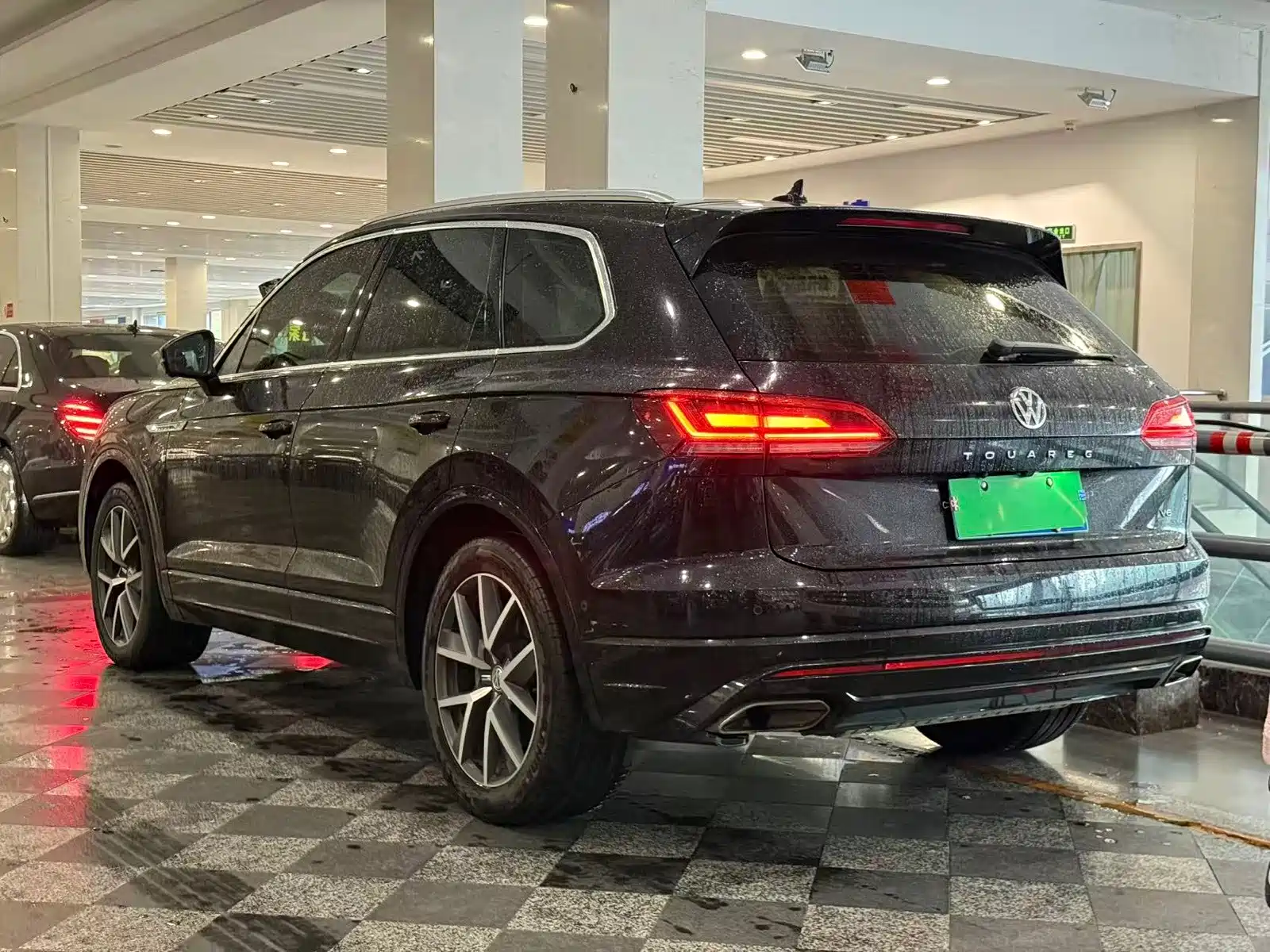 Фото 12 - Volkswagen Touareg