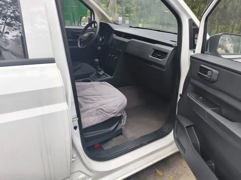 Wuling Motors Wuling Hongguang PLUS 2026 2020 1.5L Manual Standard 5-seater