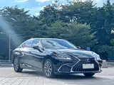 Фото 3 - Lexus ES
