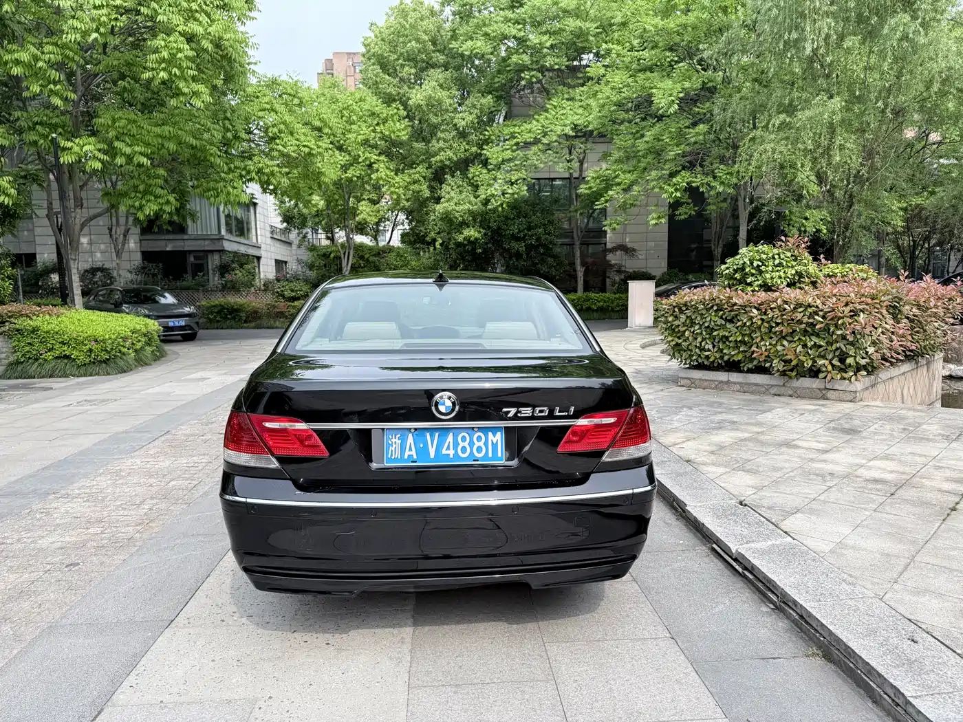 BMW 7 Series 2008 Model 730Li Leading фото 12