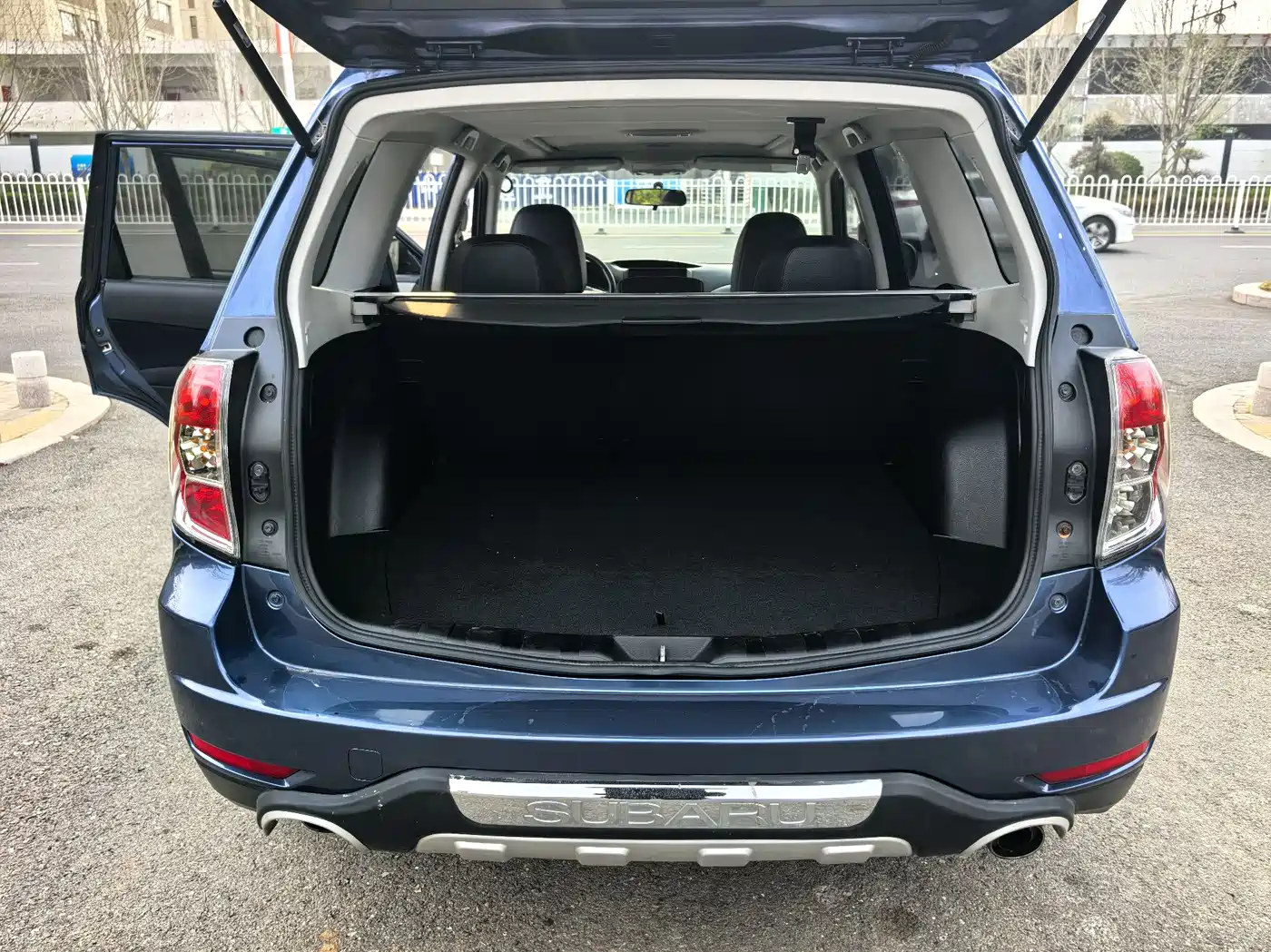 Subaru Forester 2011 2.5XS Automatic Luxury Edition фото 12