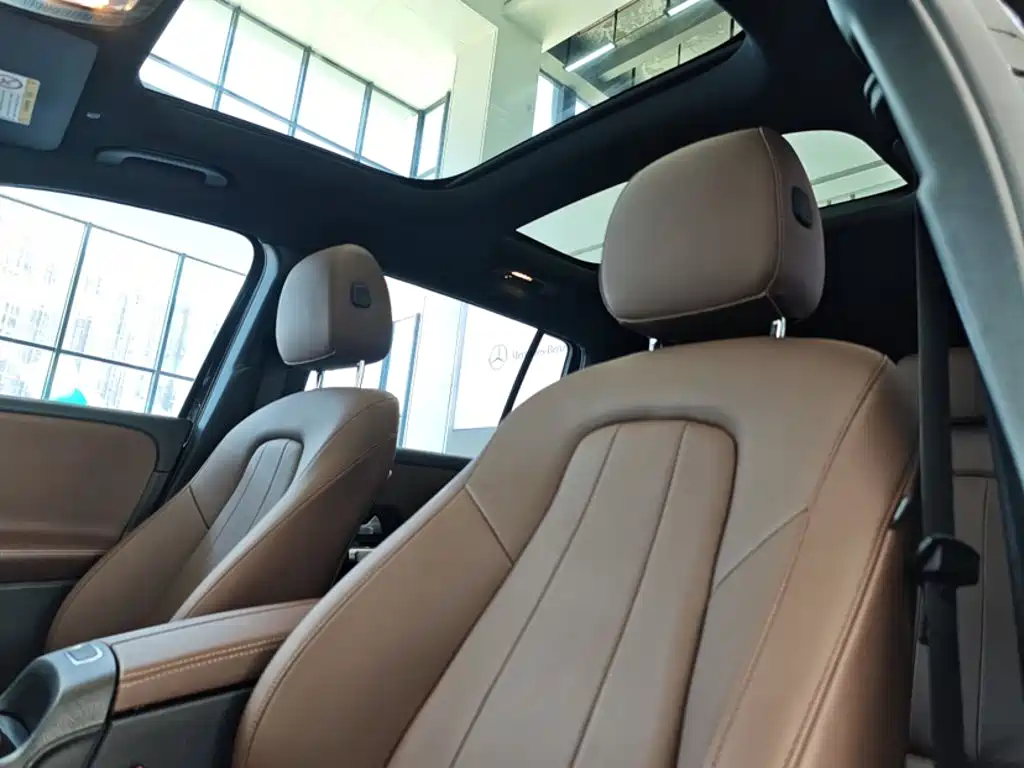 Фото 8 - Mercedes-Benz GLB