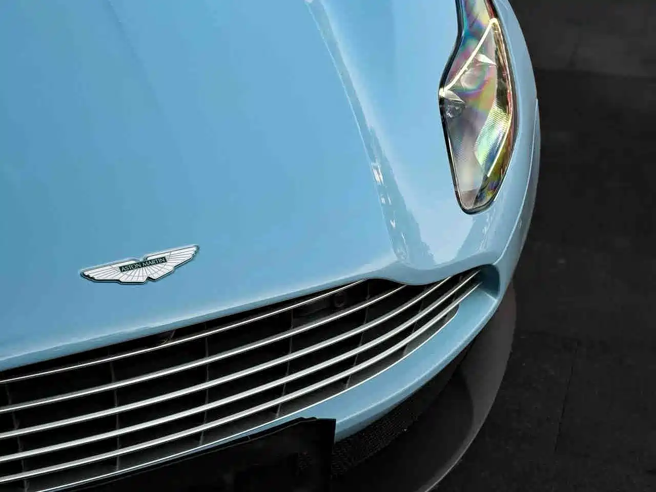 ASTON MARTIN DB11