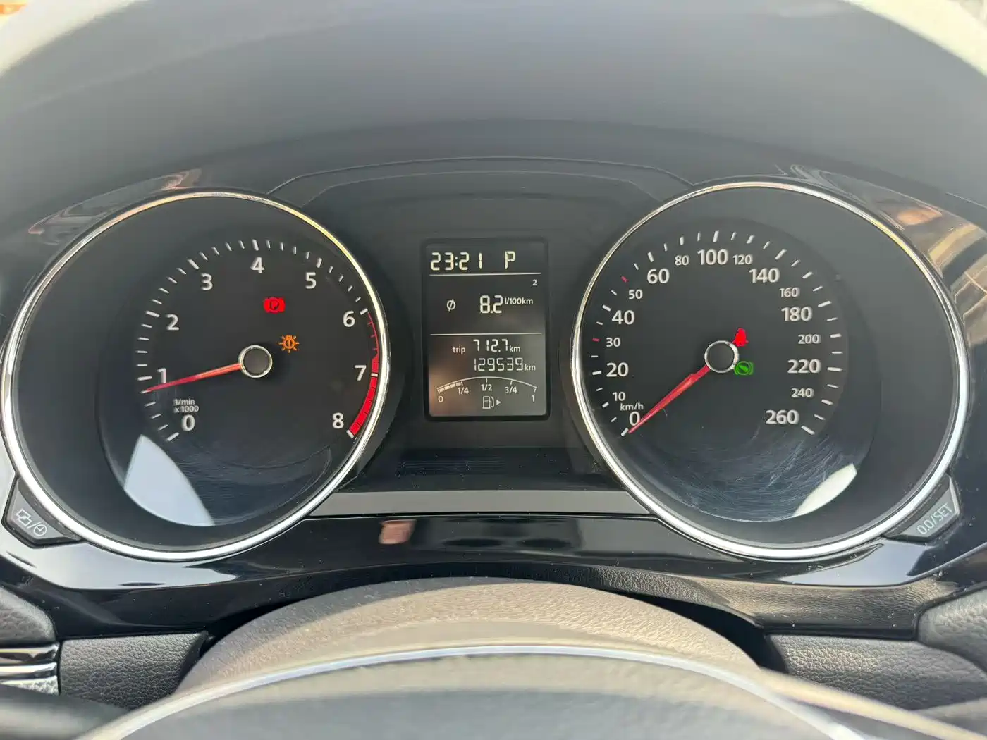 Volkswagen Sagitar 2017 1.6L Automatic Comfort фото 11