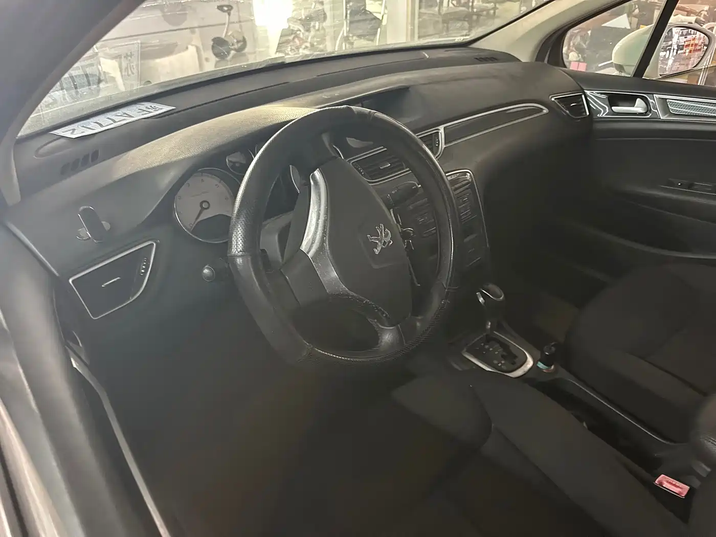 Фото 3 - Peugeot 308