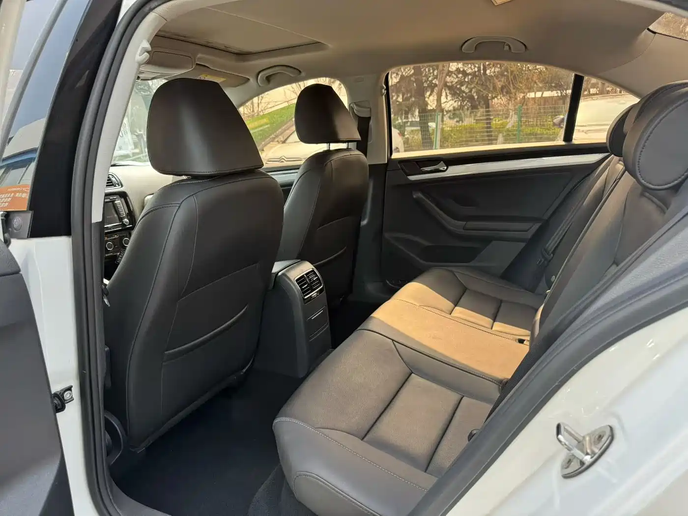 Volkswagen Sagitar 2017 1.6L Automatic Comfort фото 9