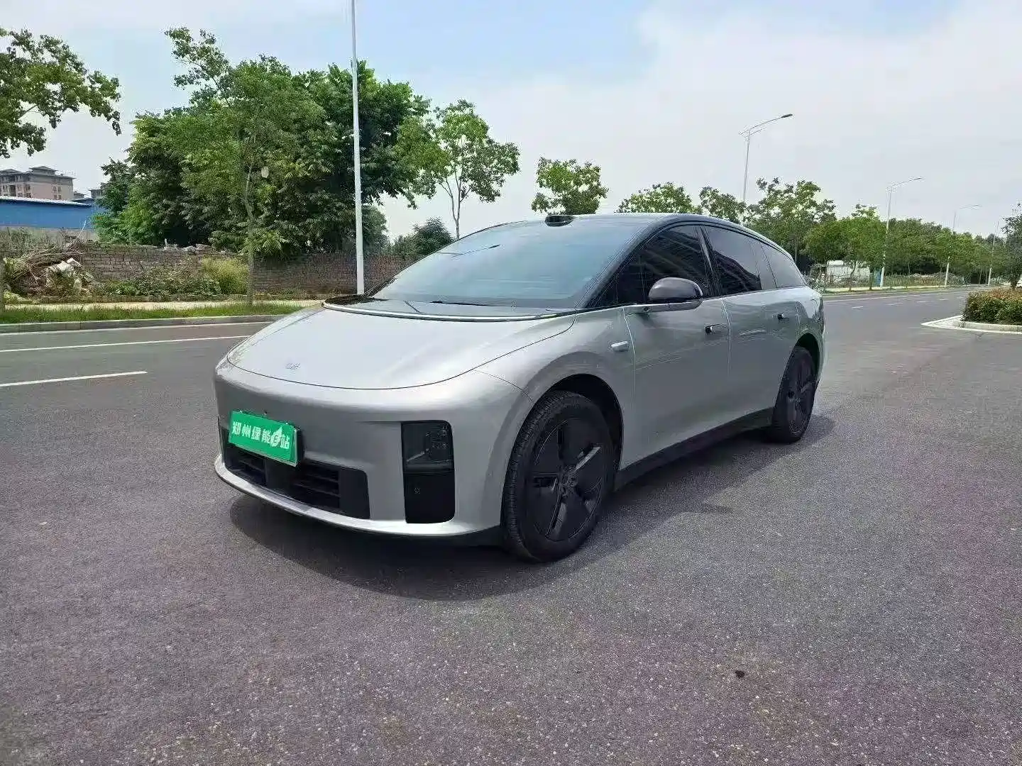 Photo 1 - Li Auto i6
