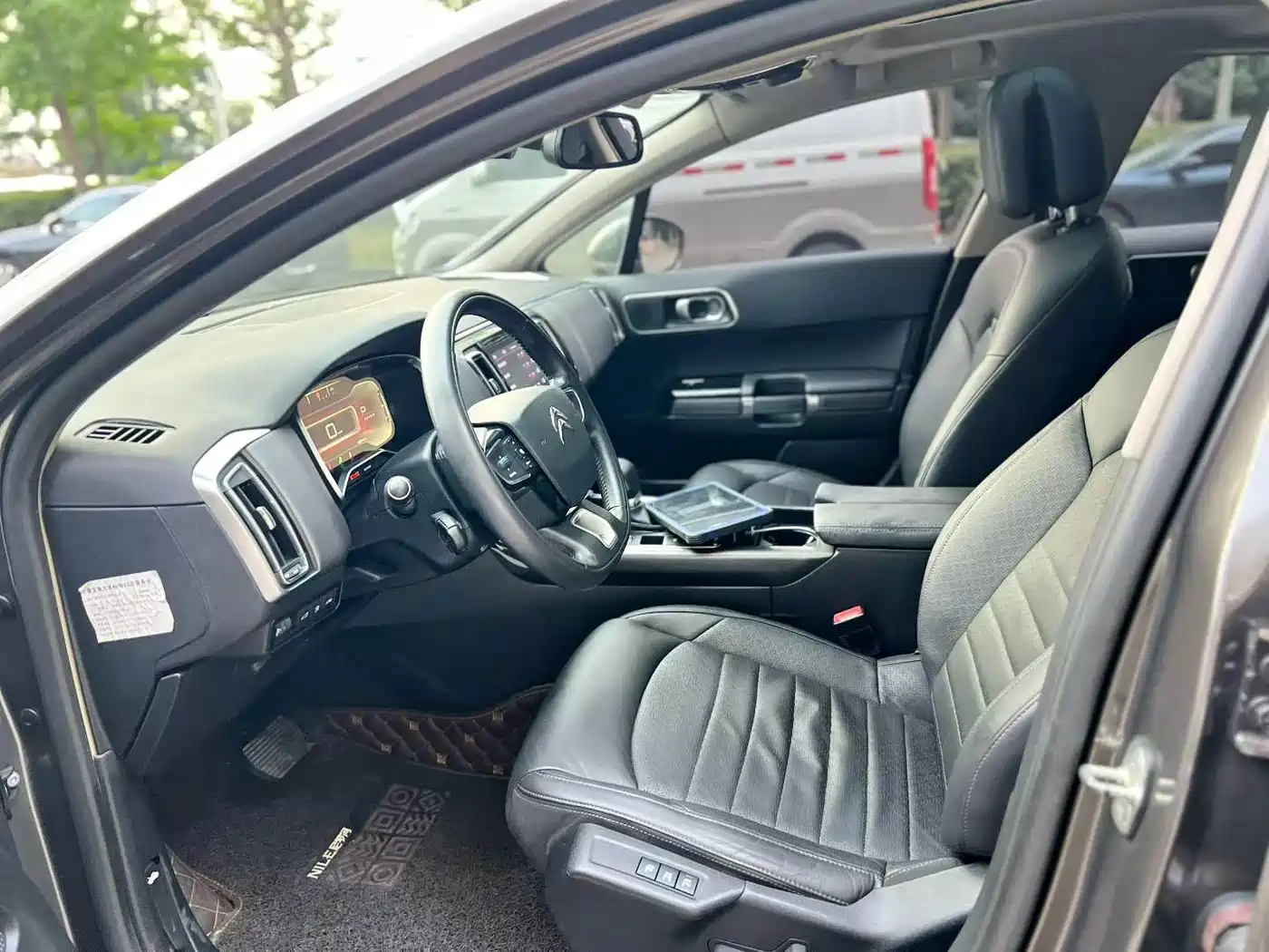 Фото 5 - Citroën C6